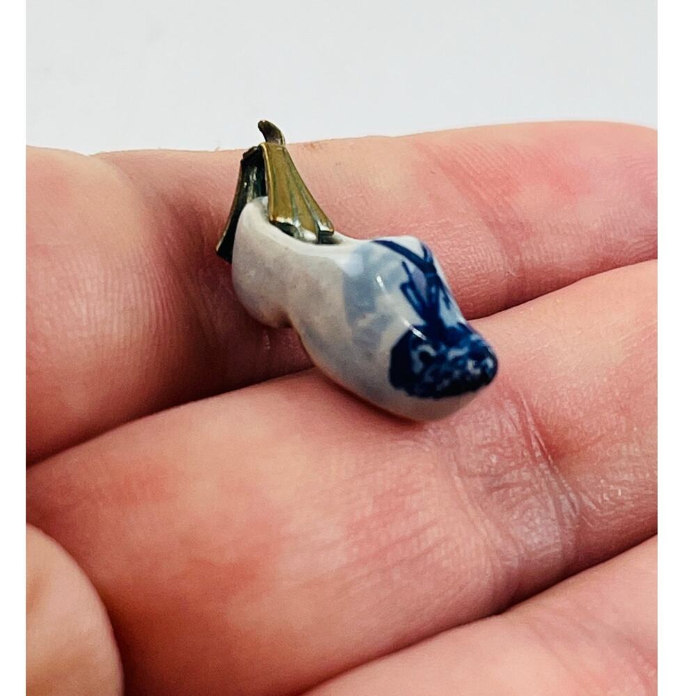 VTG Blue Dutch Shoe Clog Holland Amsterdam Charm Pendant Tiny Porcelain ? White - Picture 3 of 14